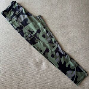 ZYIA Green and Black Camouflage Leggings
